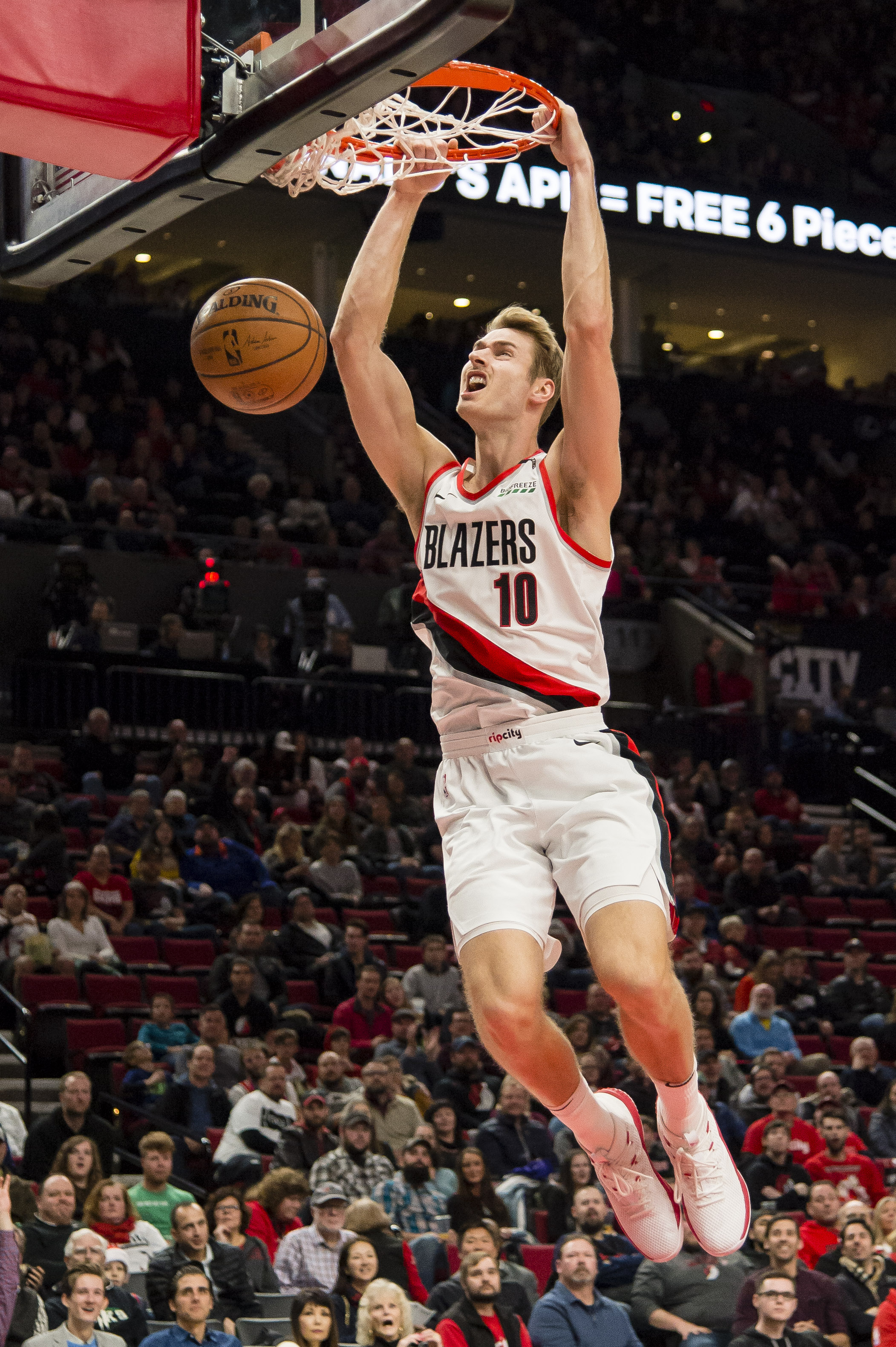 一声哨响往 一声哨响往